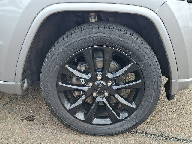Used 2020 Jeep Grand Cherokee Altitude AWD/4WD image 8