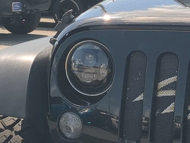 Used 2018 Jeep Wrangler Unlimited Sport S AWD/4WD image 11