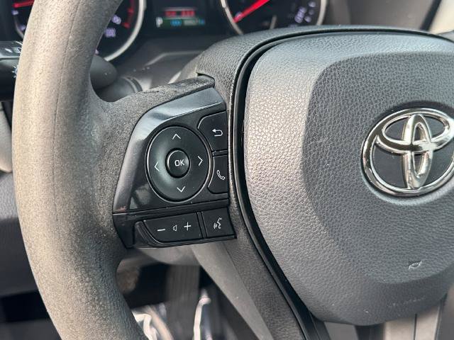 Used 2022 Toyota RAV4 XLE AWD/4WD image 18