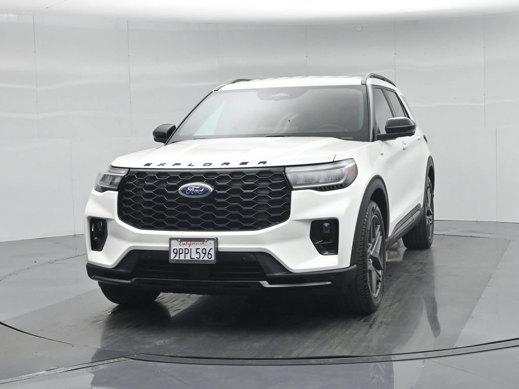 Certified 2025 Ford Explorer ST-Line w/ Premium Package RWD image 59