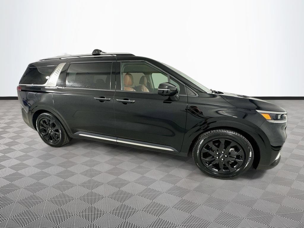 Used 2024 Kia Carnival SX FWD image 11