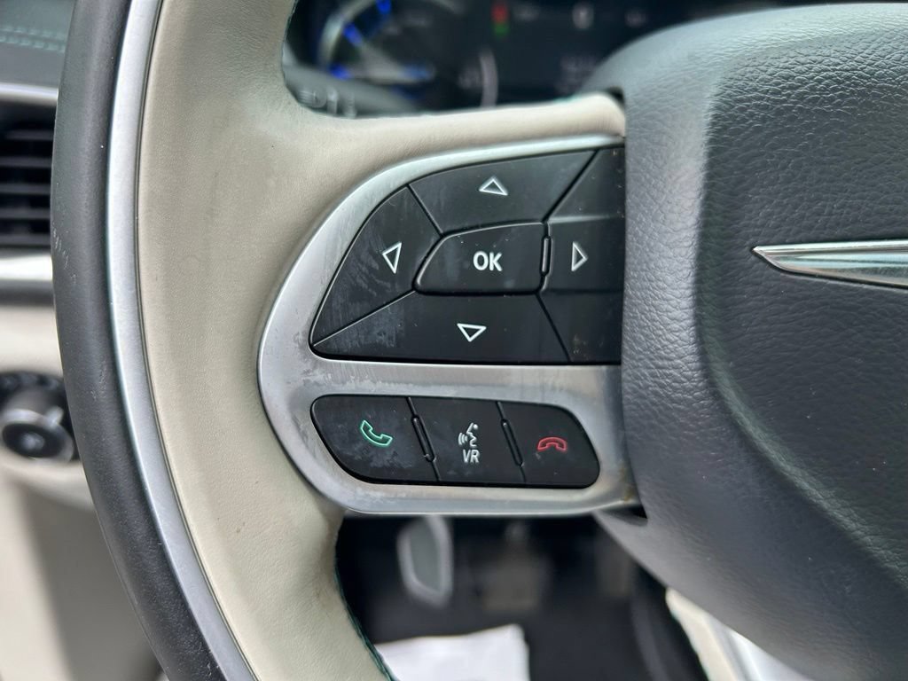 Used 2017 Chrysler Pacifica Platinum FWD image 22