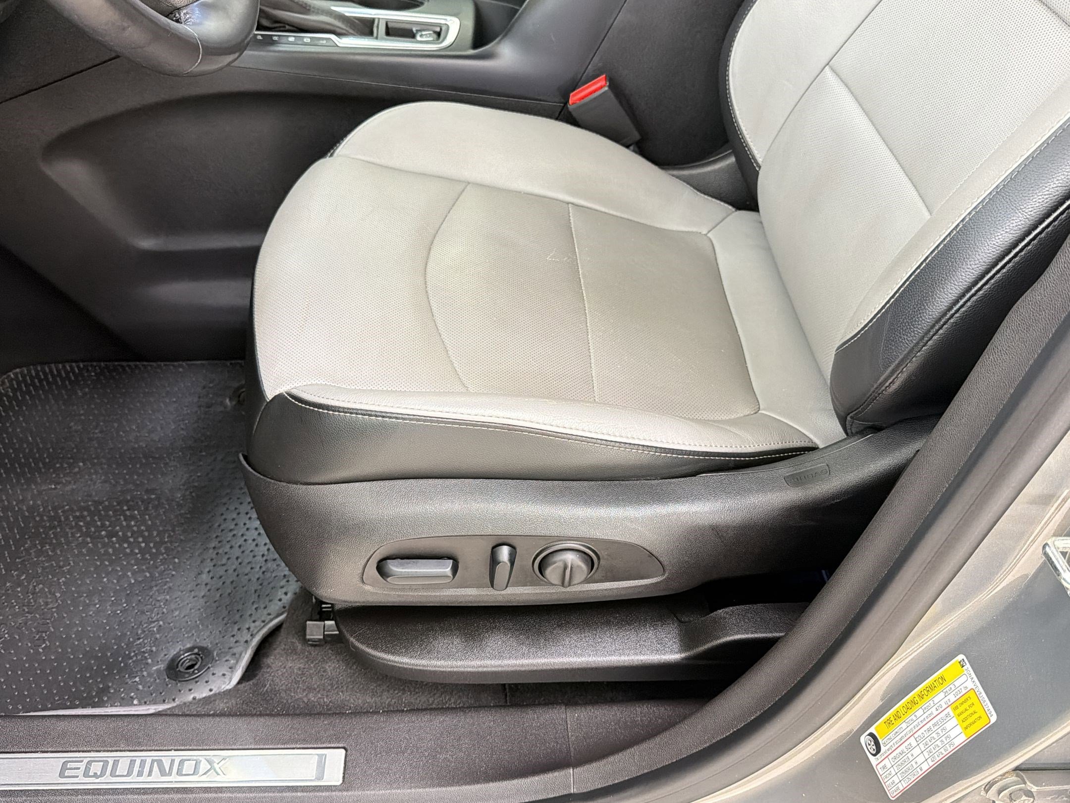 Used 2018 Chevrolet Equinox Premier AWD/4WD image 13