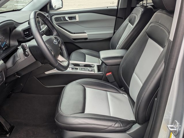 Certified 2022 Ford Explorer XLT w/ Equipment Group 202A image 15
