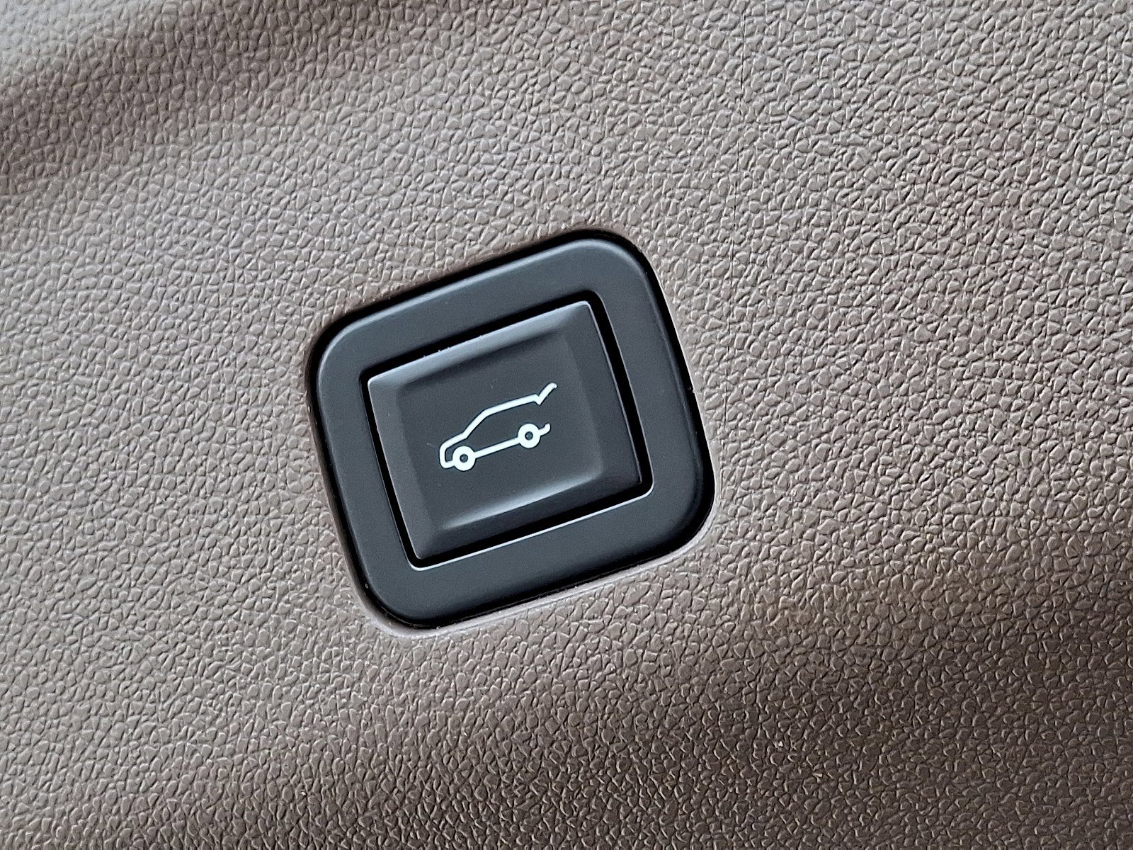 Used 2021 GMC Yukon Denali w/ Denali Premium Package image 31