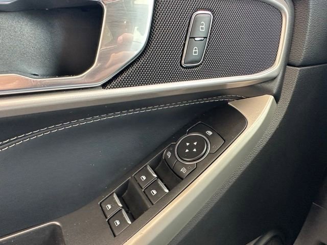 Certified 2022 Ford Explorer XLT w/ Equipment Group 202A image 28