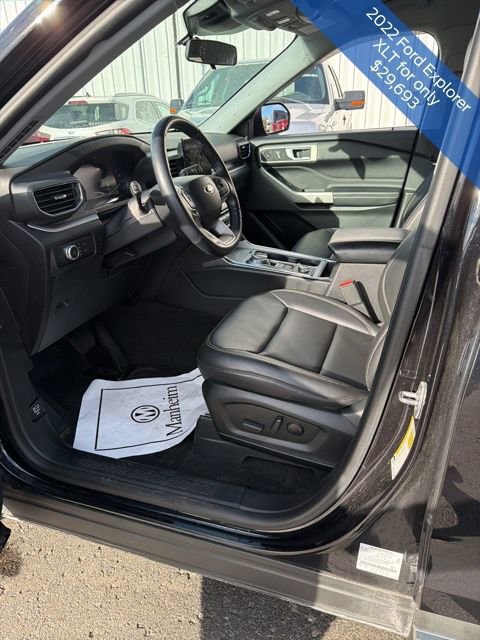 Certified 2022 Ford Explorer XLT w/ Equipment Group 202A image 32