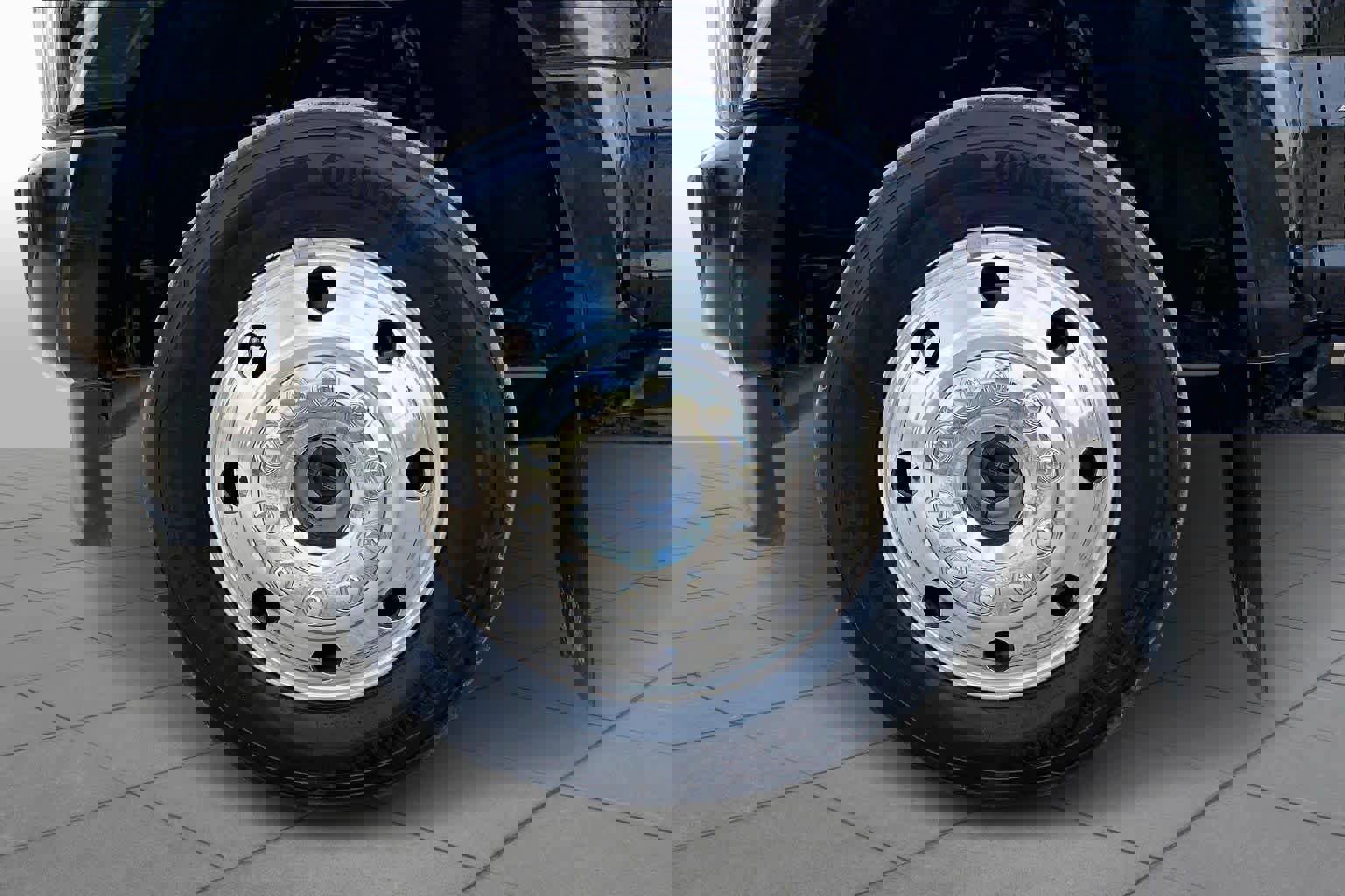 Certified 2022 Ford F450 Platinum w/ FX4 Off-Road Package image 10