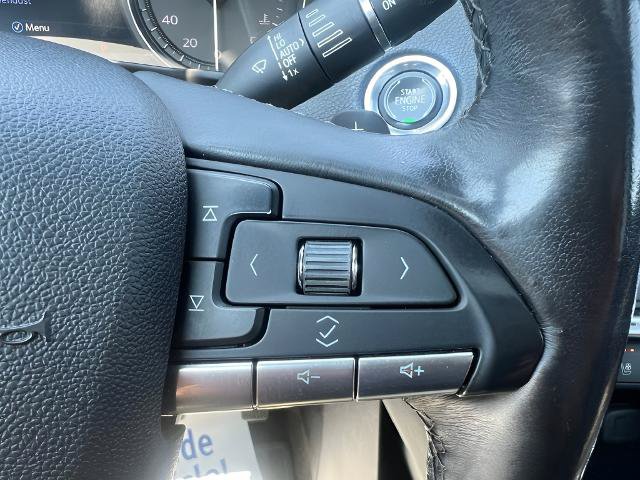 Used 2020 Cadillac XT4 Premium Luxury AWD/4WD image 25
