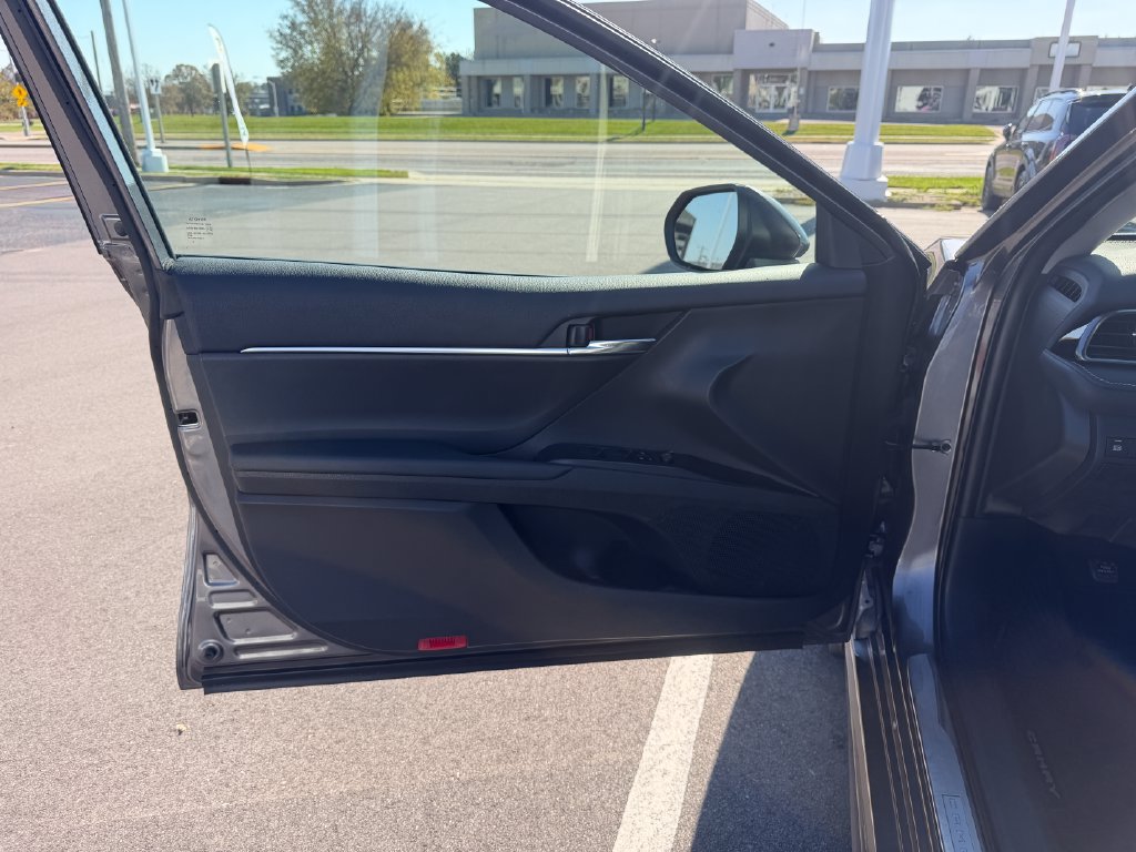 Used 2024 Toyota Camry SE FWD image 15