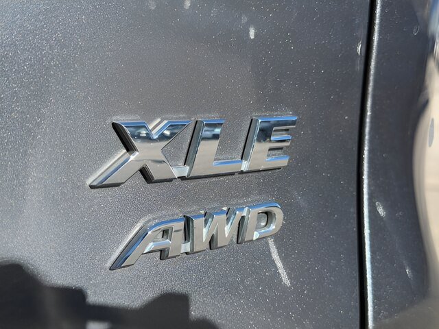 Used 2023 Toyota RAV4 XLE AWD/4WD image 18