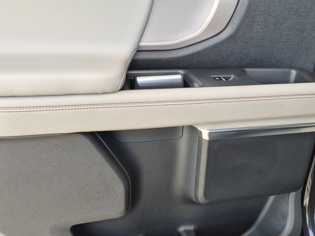 Certified 2025 Ford Expedition Active RWD image 30