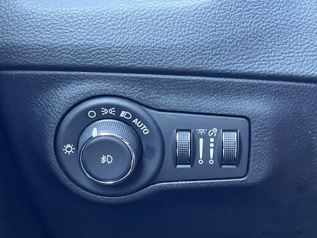 Used 2019 Jeep Compass Limited AWD/4WD image 26