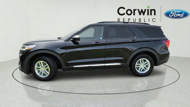 Certified 2025 Ford Explorer Active AWD/4WD image 2