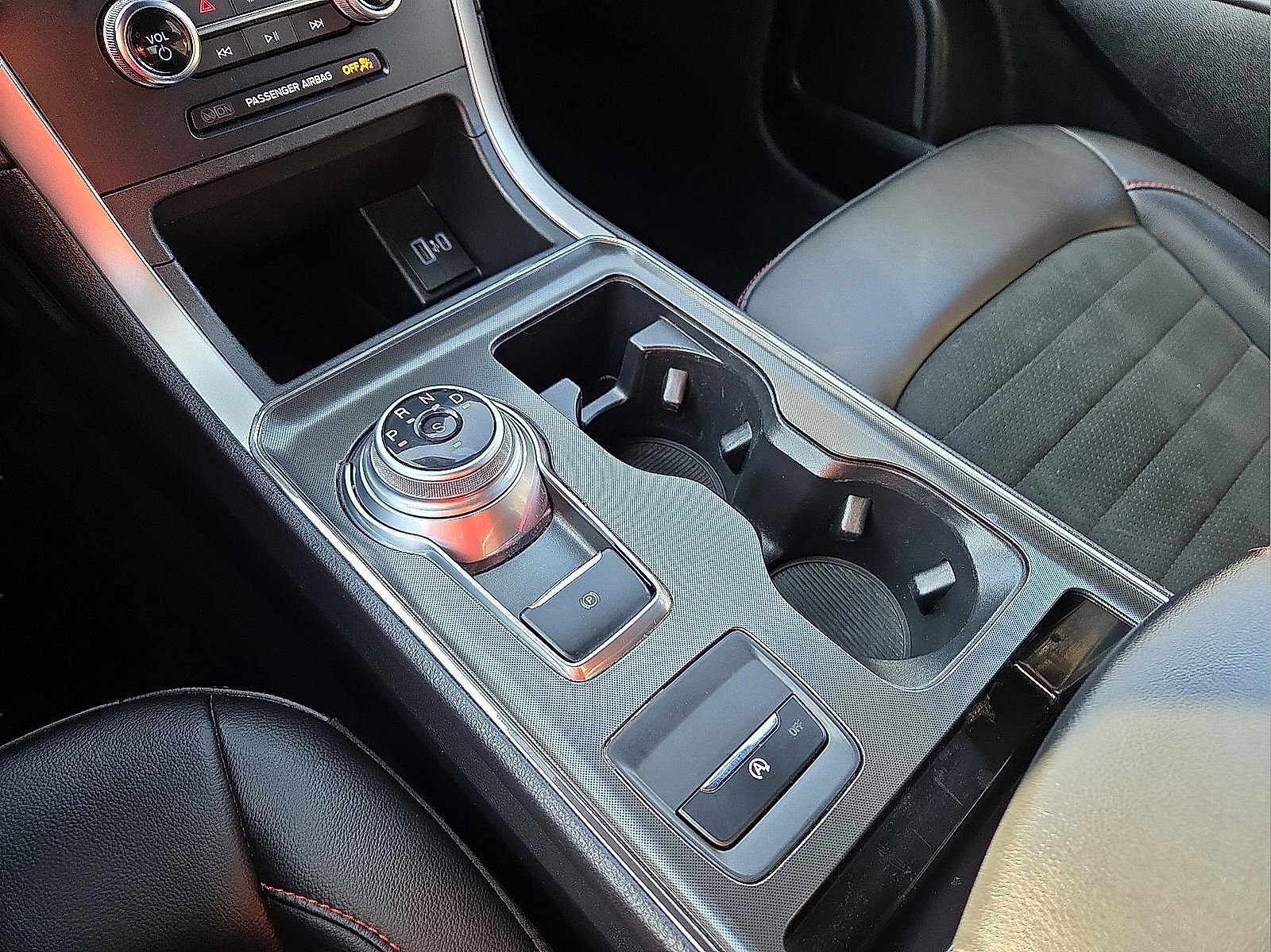 Certified 2024 Ford Edge ST-Line w/ Class II Trailer Tow Package image 25