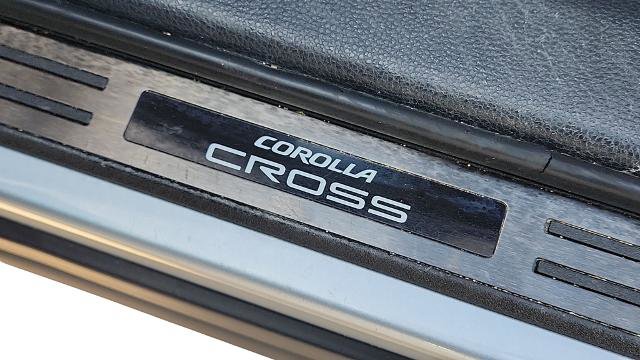 Used 2024 Toyota Corolla Cross AWD Hybrid image 11