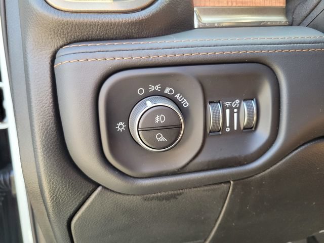 Used 2023 RAM 2500 Limited AWD/4WD image 17