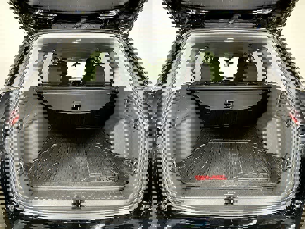 Used 2021 GMC Terrain SLE w/ Driver Convenience Package image 20