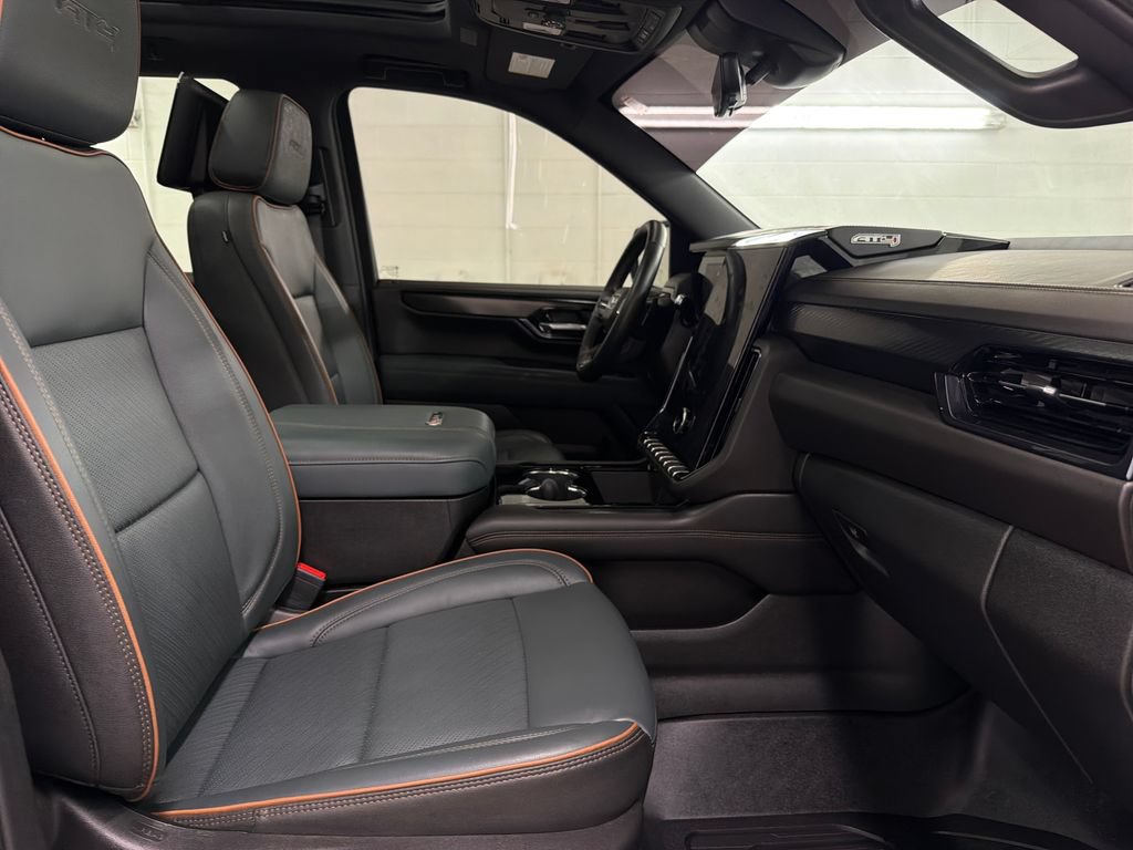 Used 2025 GMC Yukon AT4 w/ AT4 Premium Plus Package AWD/4WD image 30