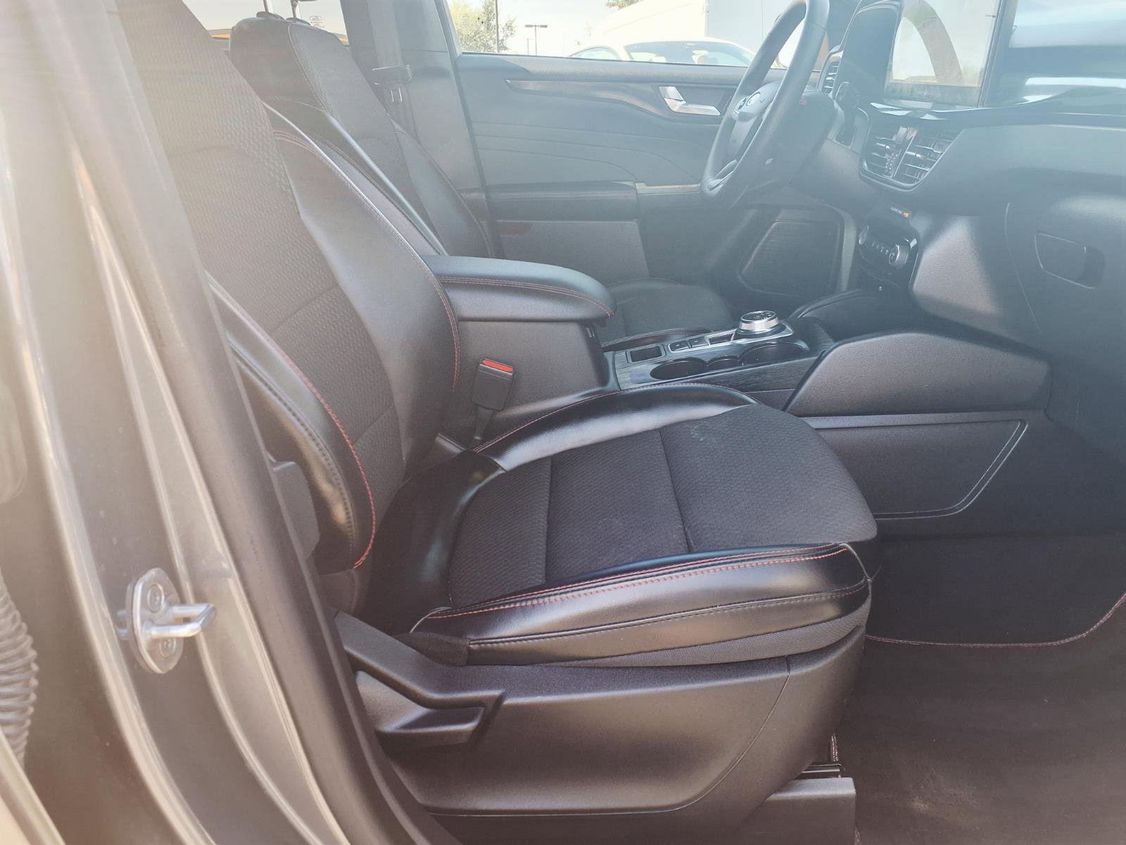 Certified 2023 Ford Escape ST-Line w/ Tech Pack #1 FWD image 11
