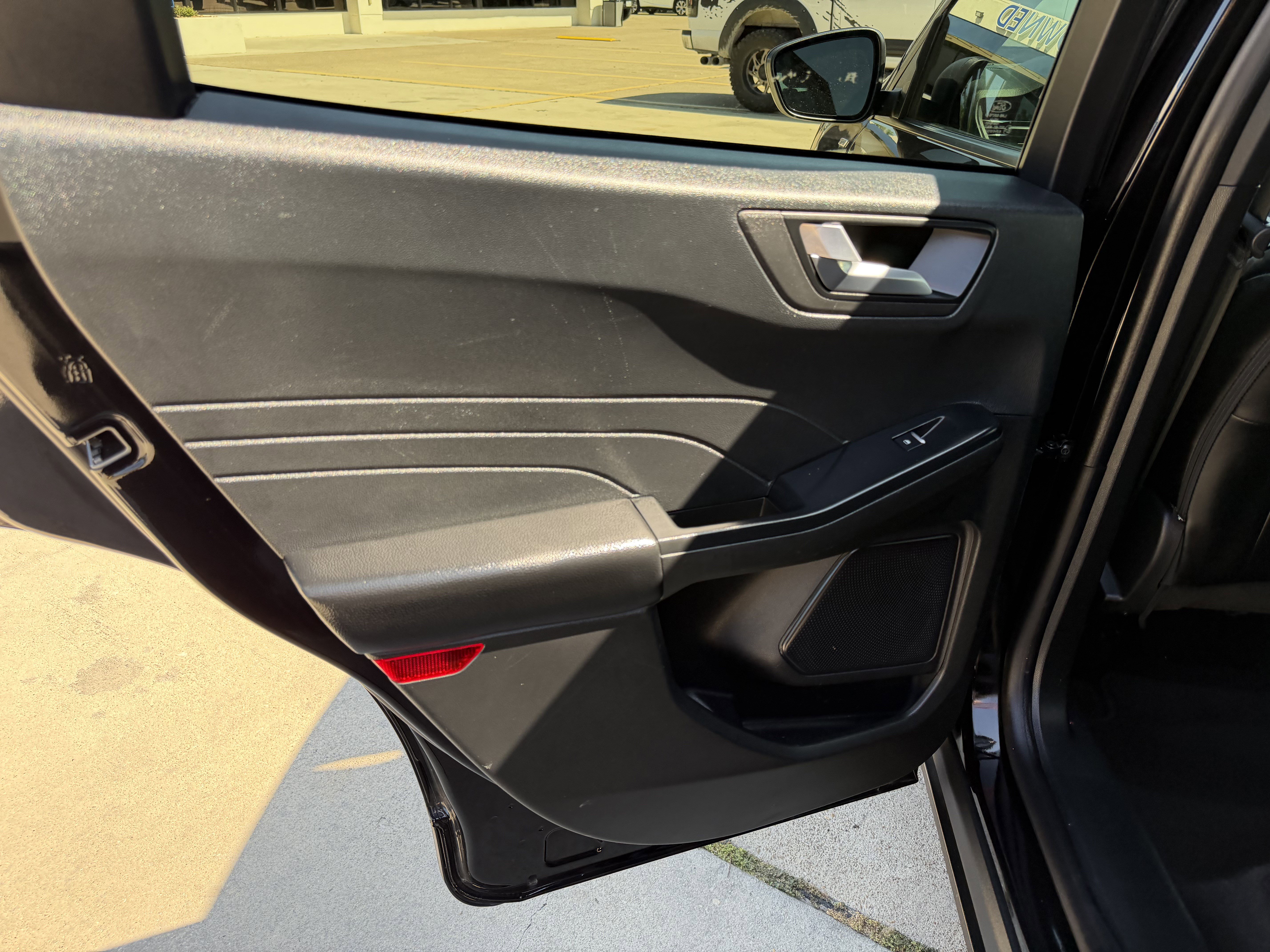 Certified 2025 Ford Escape ST-Line AWD/4WD image 15