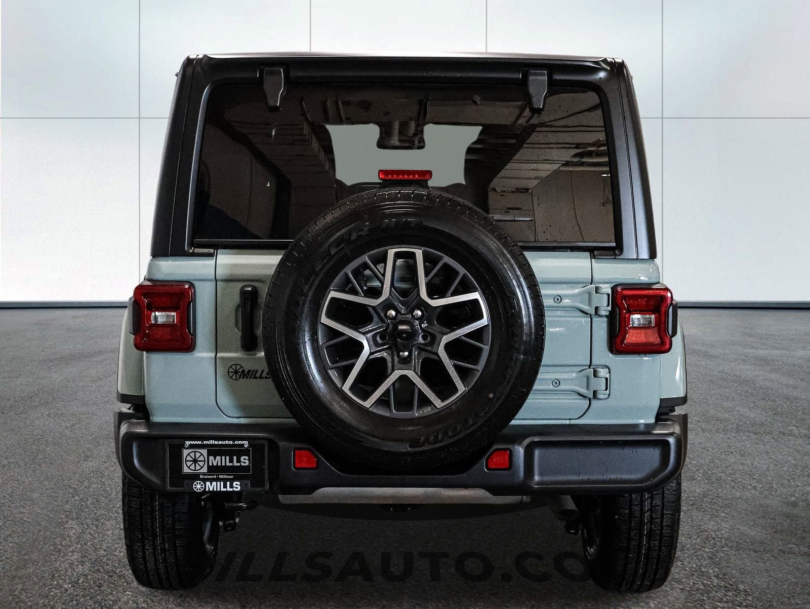 Used 2024 Jeep Wrangler Sahara image 4