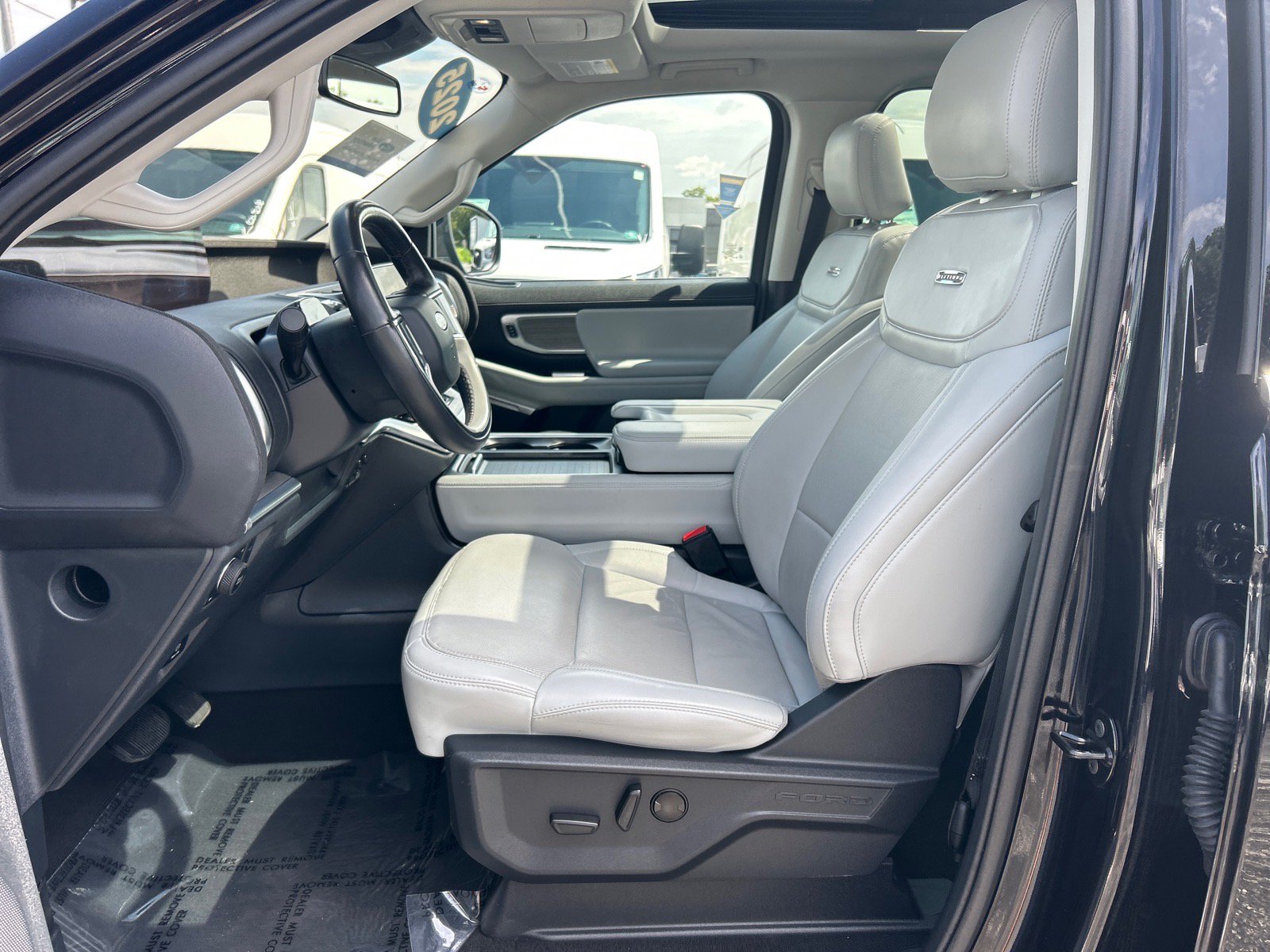 Certified 2025 Ford Expedition Max Platinum AWD/4WD image 9