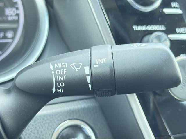 Used 2018 Toyota Camry XLE FWD image 25