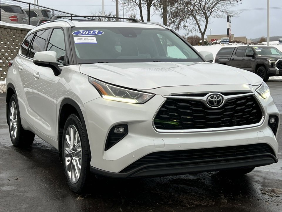 Used 2023 Toyota Highlander Limited image 46