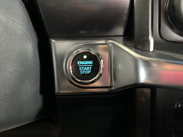 Certified 2022 Ford F150 Lariat w/ Equipment Group 502A High image 30