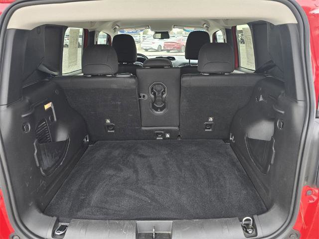 Used 2022 Jeep Renegade Trailhawk image 6