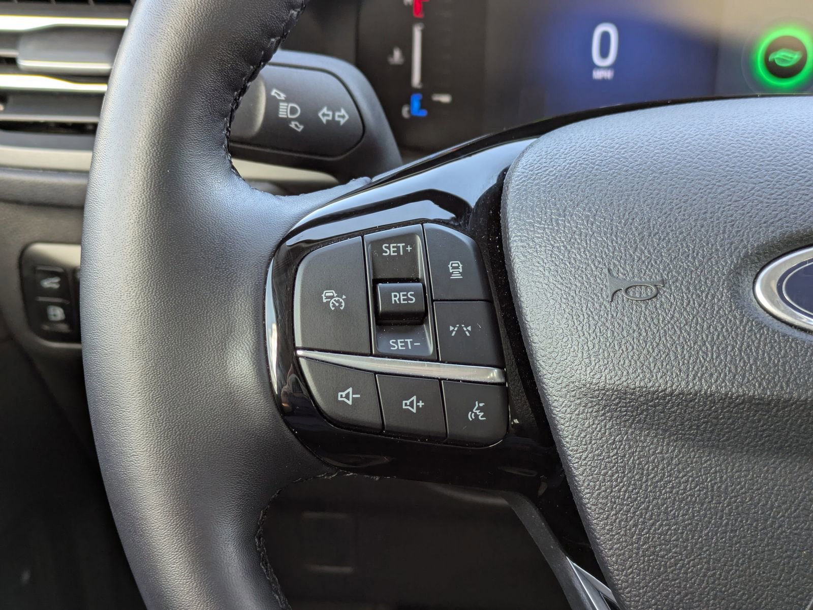 Certified 2025 Ford Escape SE FWD image 25