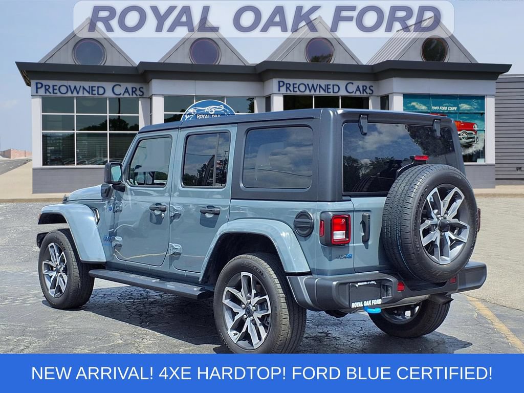 Used 2024 Jeep Wrangler Unlimited w/ Convenience Group AWD/4WD image 2