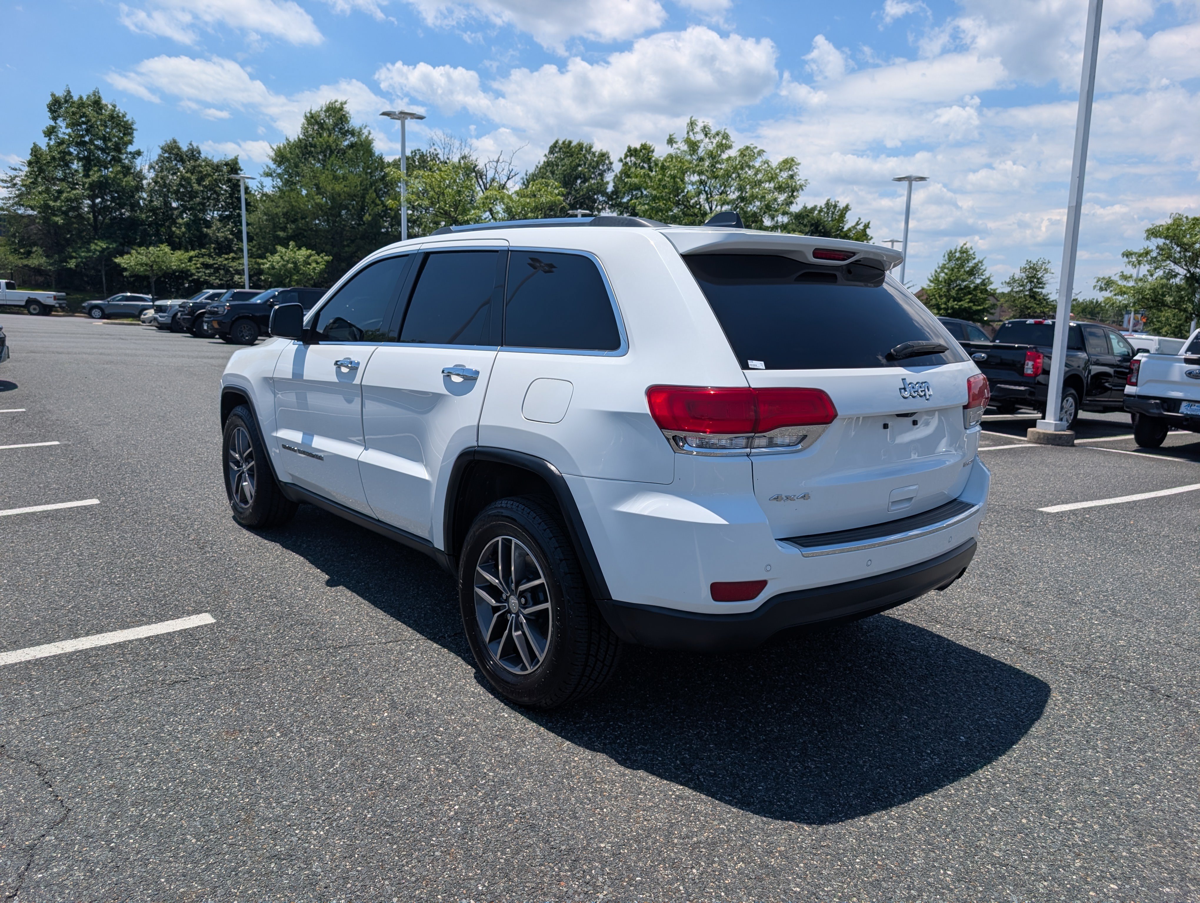 Used 2018 Jeep Grand Cherokee Limited AWD/4WD image 5