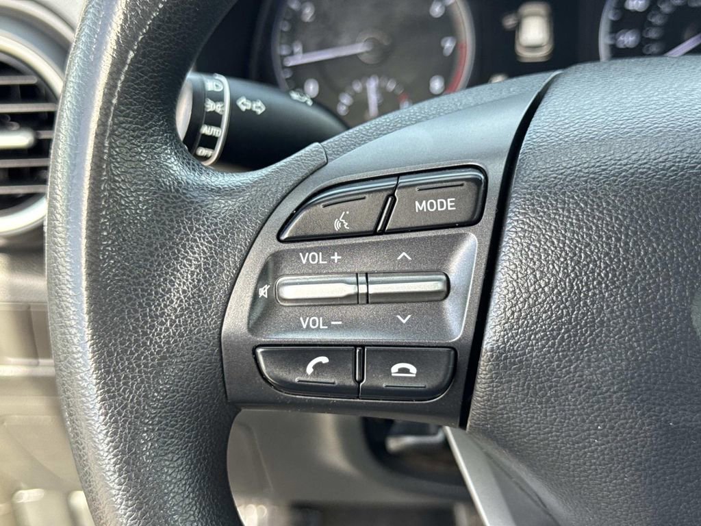 Used 2021 Hyundai Kona SE image 10