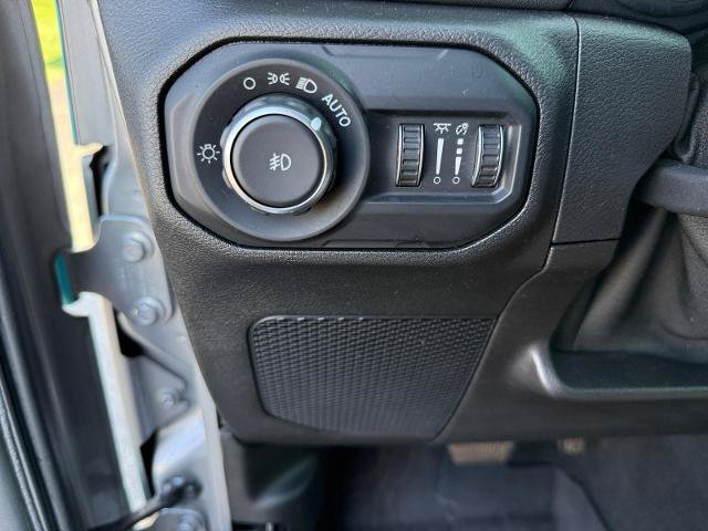Used 2021 Jeep Wrangler Unlimited Sahara AWD/4WD image 27