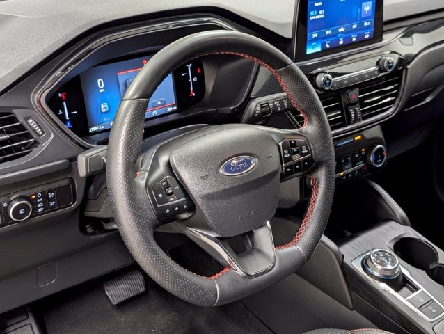 Certified 2025 Ford Escape ST-Line Select AWD/4WD image 9