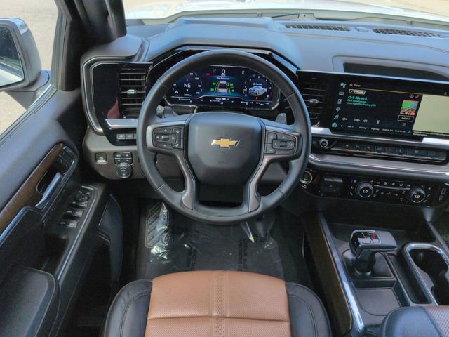 Used 2024 Chevrolet Silverado 1500 High Country w/ Technology Package image 16