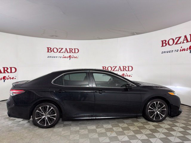Used 2018 Toyota Camry SE FWD image 17