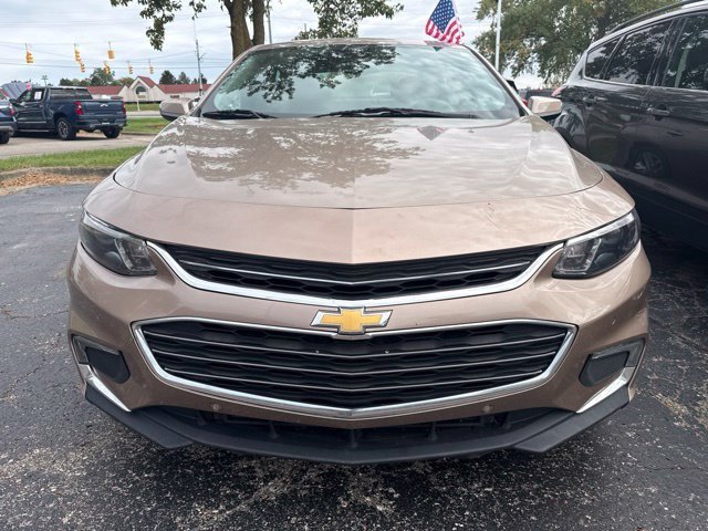 Used 2018 Chevrolet Malibu Hybrid w/ Leather Package FWD image 9