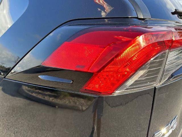 Used 2020 Toyota RAV4 XLE FWD image 11