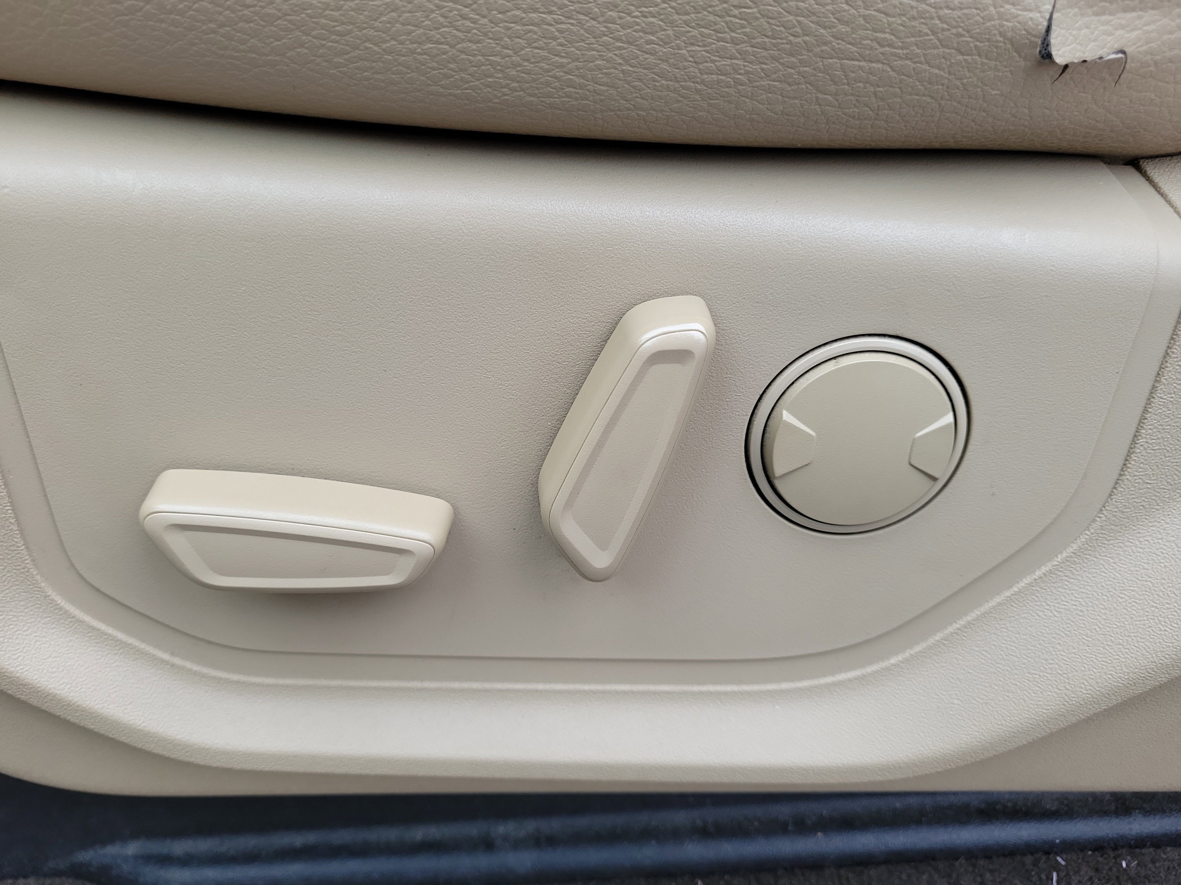 Certified 2020 Ford F150 Lariat w/ Equipment Group 502A Luxury image 18