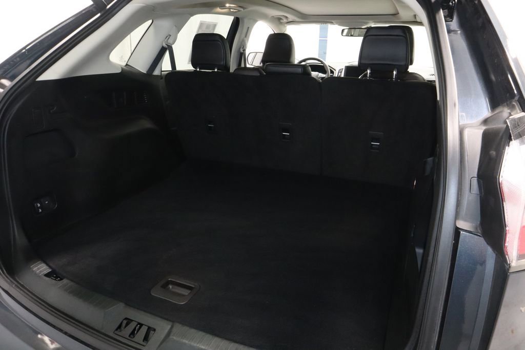 Certified 2024 Ford Edge SEL w/ Convenience Package AWD/4WD image 17