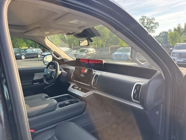 Certified 2025 Ford Expedition Active AWD/4WD image 11