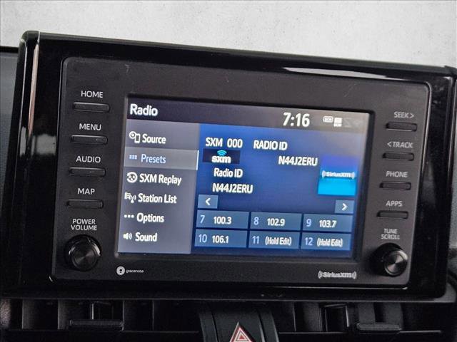 Used 2022 Toyota RAV4 SE image 14