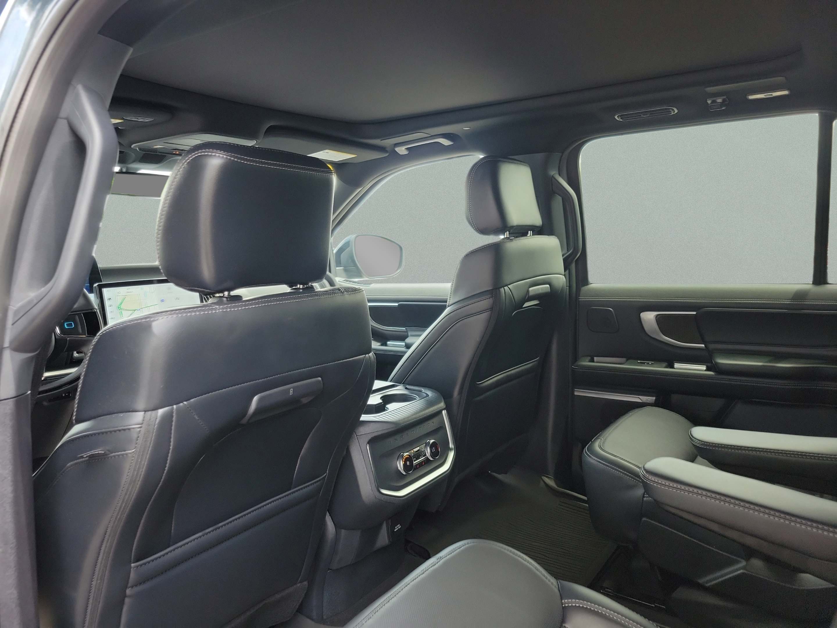 Certified 2025 Ford Expedition Platinum w/ Stealth Performance Package AWD/4WD image 12