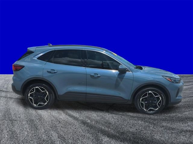 Certified 2025 Ford Escape Platinum w/ Premium Technology Package FWD image 3