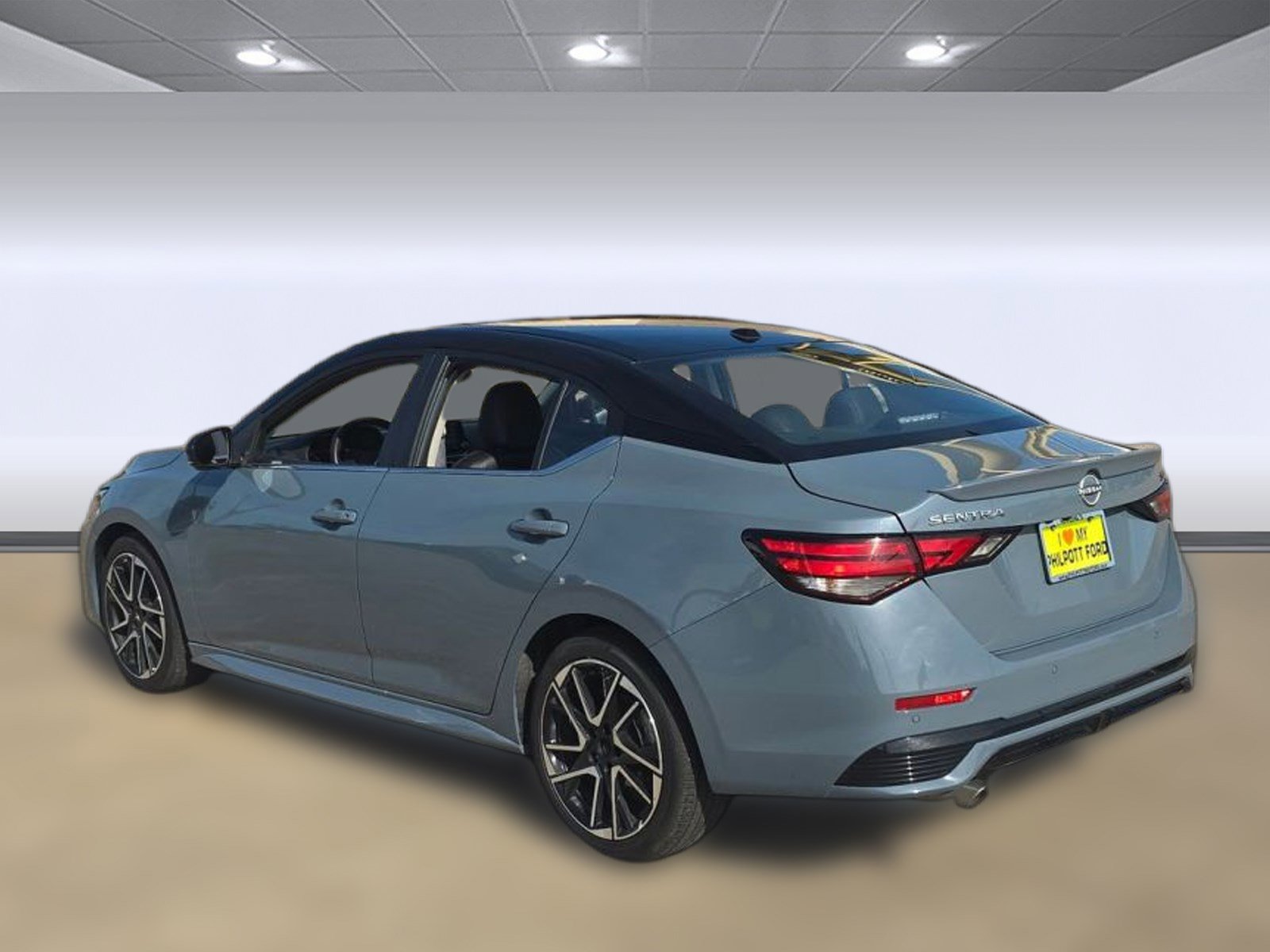 Used 2025 Nissan Sentra SR w/ SR Premium Package image 3