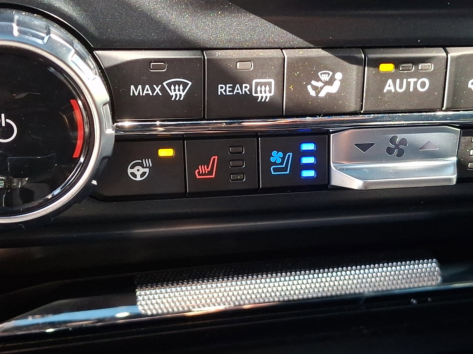 Certified 2025 Ford F150 Platinum w/ Equipment Group 702A High AWD/4WD image 25