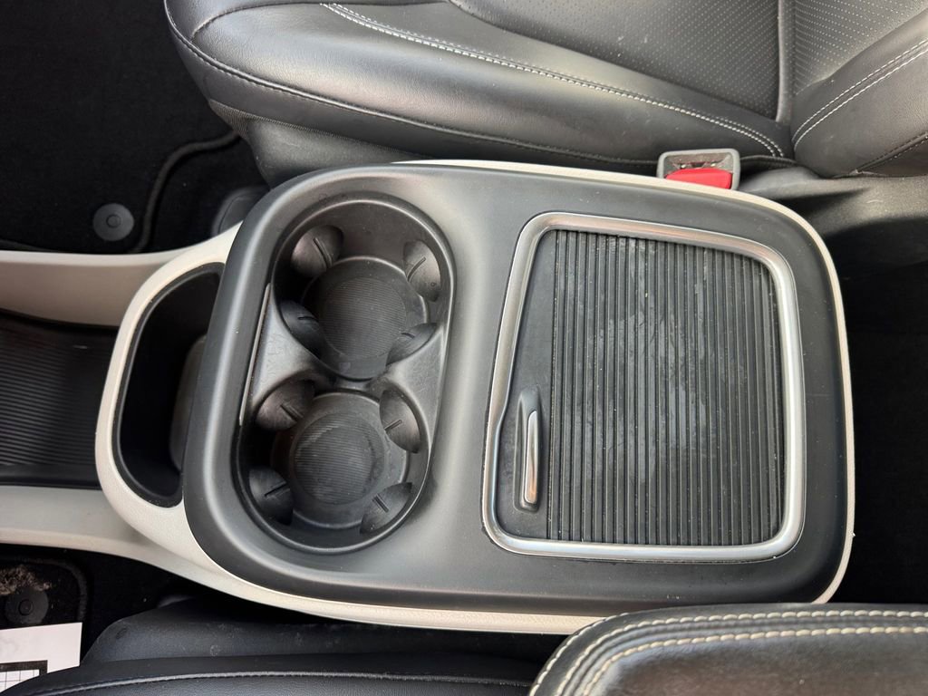 Used 2024 Chrysler Pacifica Limited FWD image 37